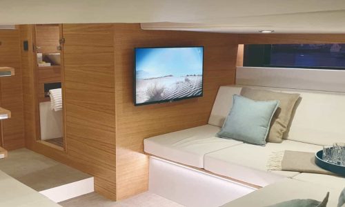 Yacht De Antonio D42