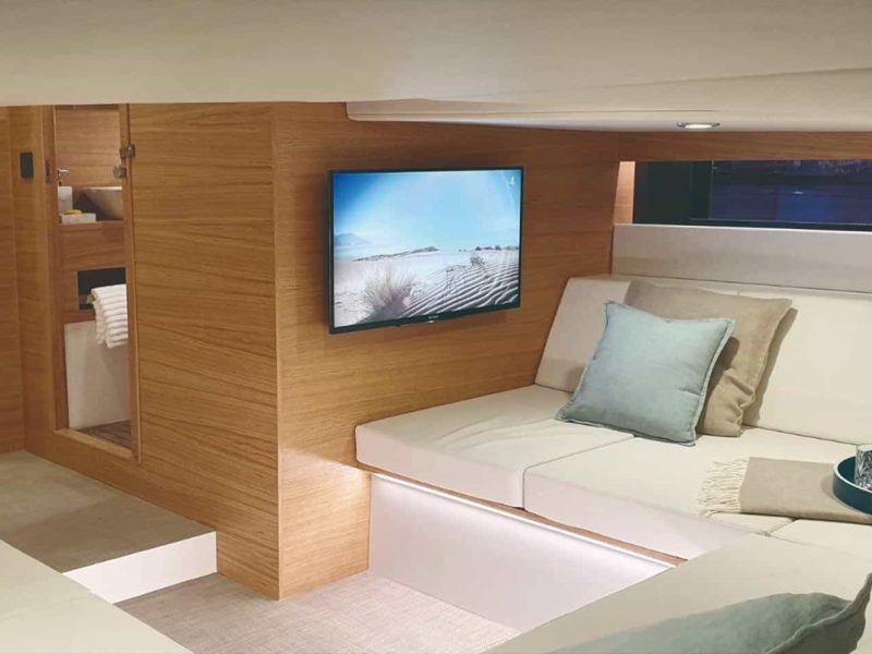 Yacht De Antonio D42