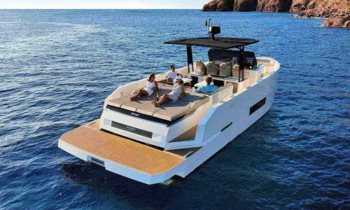 Yacht De Antonio D42